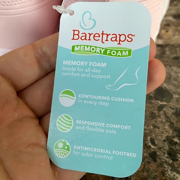 NEW Baretraps Girls' Sloane Athletic Sneakers - Picture 14 of 16